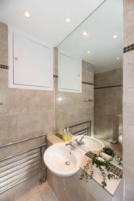 Discover London Central 2 Bedroom In Kensington 外观 照片