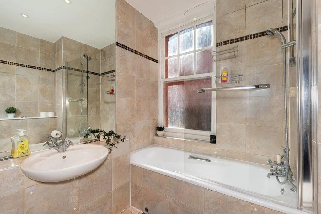 Discover London Central 2 Bedroom In Kensington 外观 照片